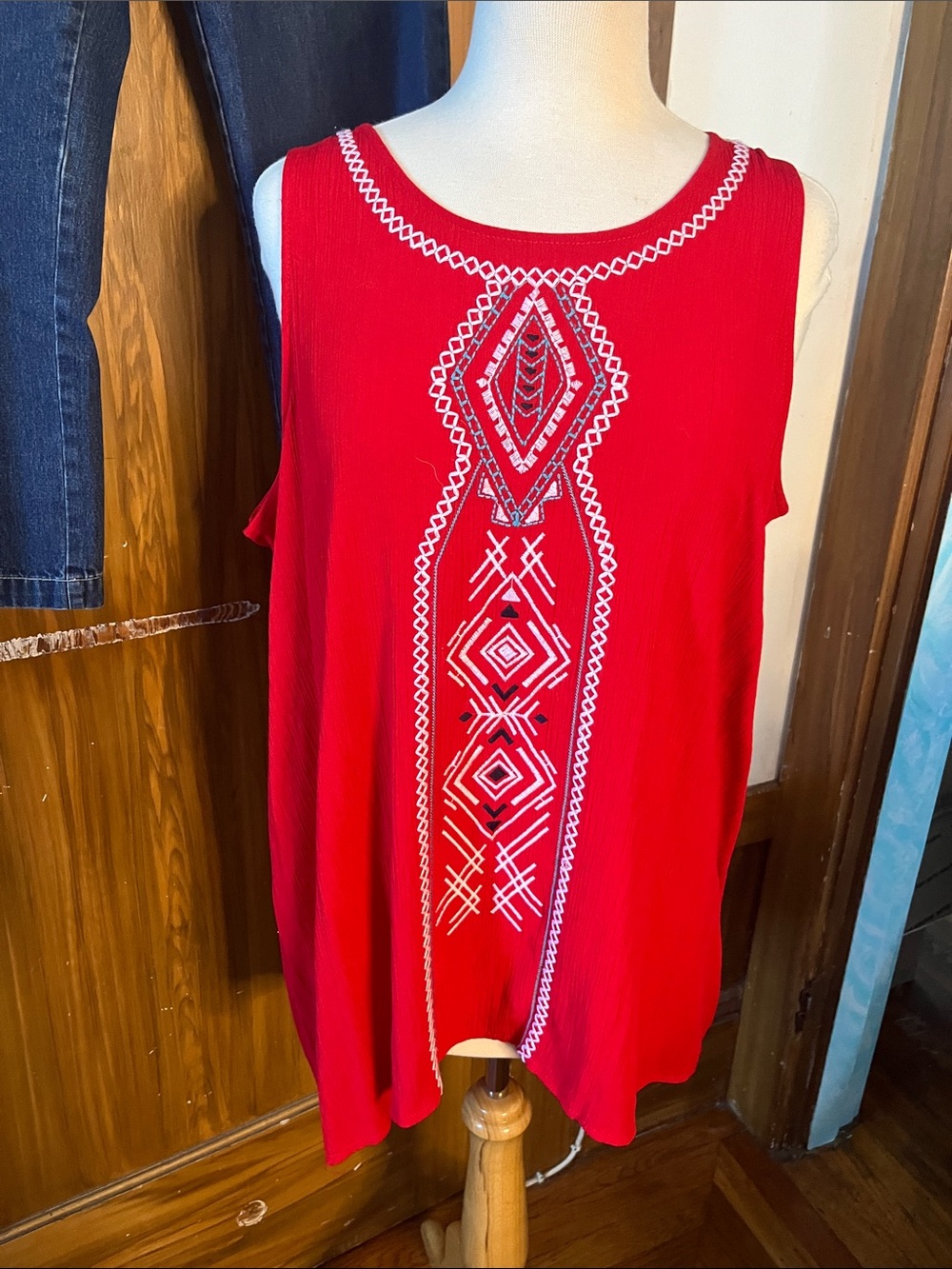 Faded Glory Red Sleeveless Tank with White Geometric Embroidery